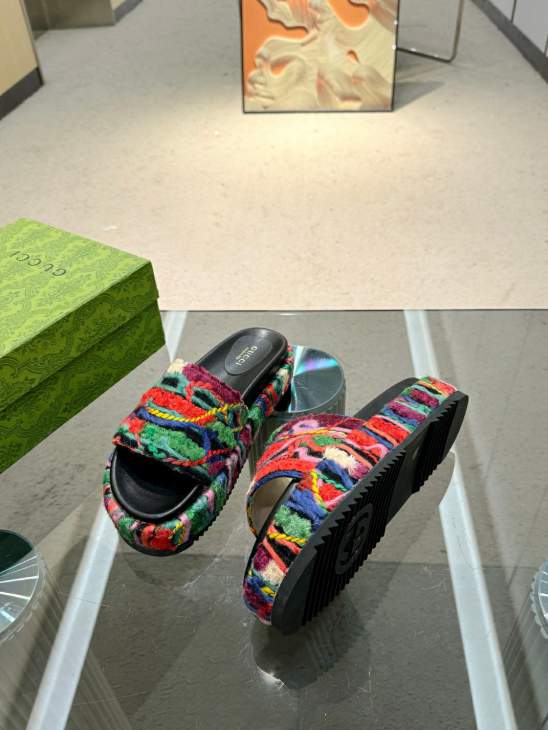 Picture of Gucci Slippers _SKUGuccisz35-41h08142205